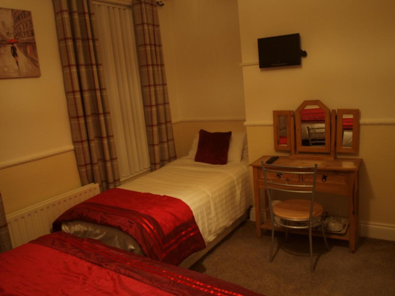 Phoenix B&B Лъндъндери Екстериор снимка