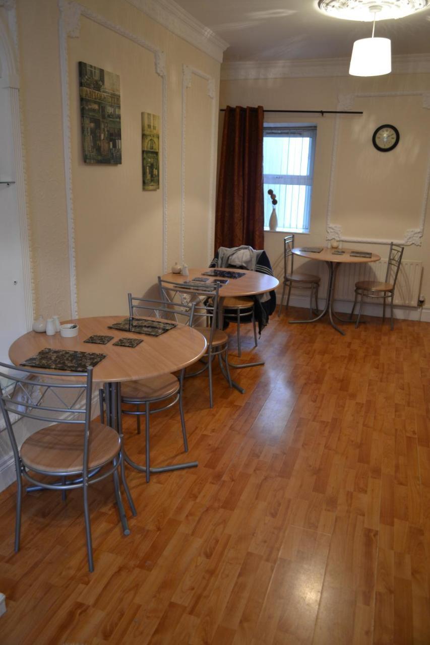 Phoenix B&B Лъндъндери Екстериор снимка